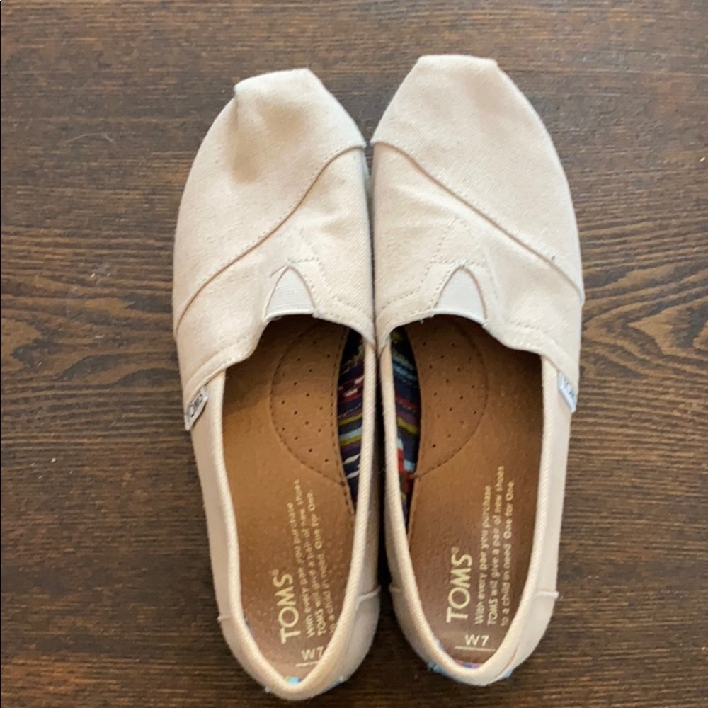 Toms
